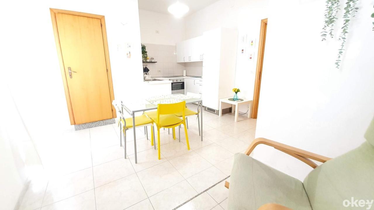 Doctor House - Bari Policlinico Apartment Bagian luar foto
