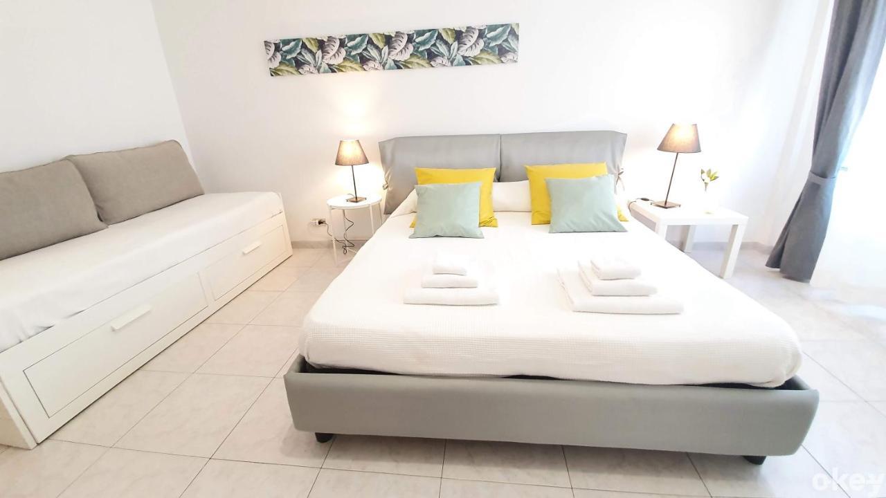 Doctor House - Bari Policlinico Apartment Bagian luar foto