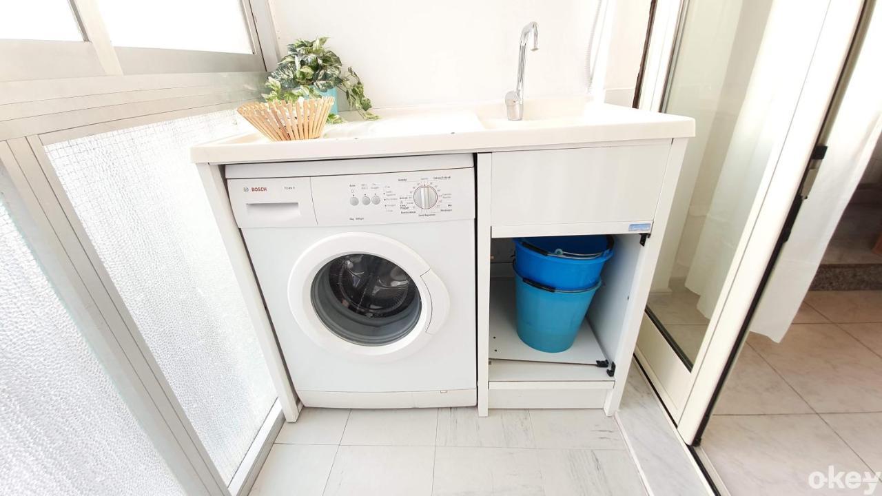 Doctor House - Bari Policlinico Apartment Bagian luar foto