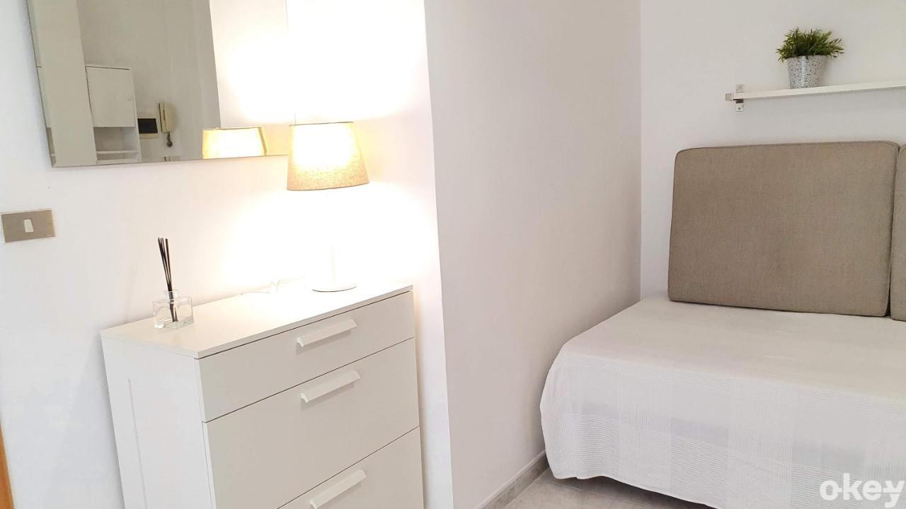 Doctor House - Bari Policlinico Apartment Bagian luar foto