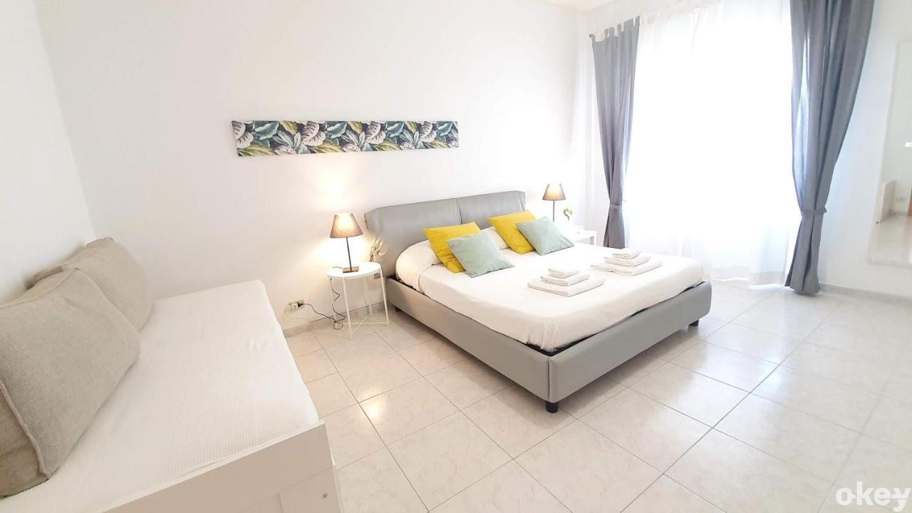 Doctor House - Bari Policlinico Apartment Bagian luar foto