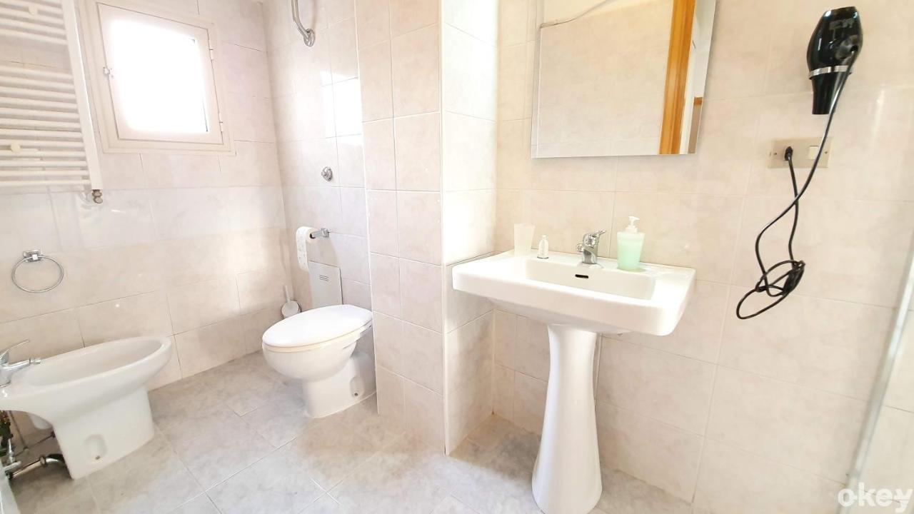 Doctor House - Bari Policlinico Apartment Bagian luar foto